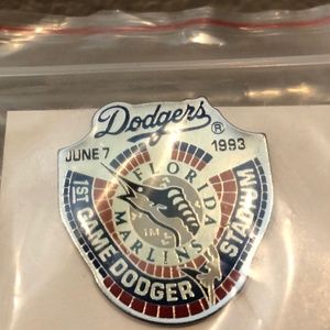 1993 Dodger Stadium Host the Marlins Los Angeles Unocal Collectors Pin